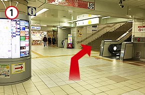 京王線「京王八王子駅」の出口2から、地上に出ます。